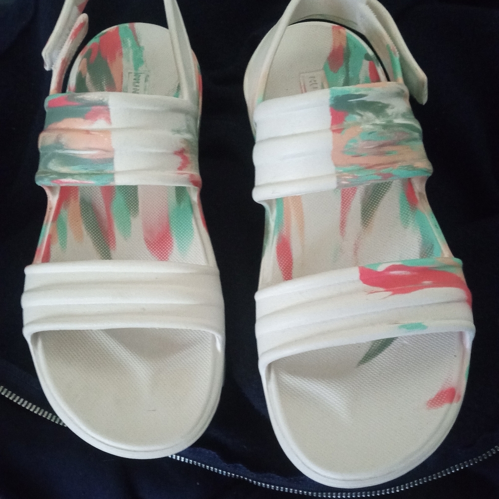 Hunter sandals